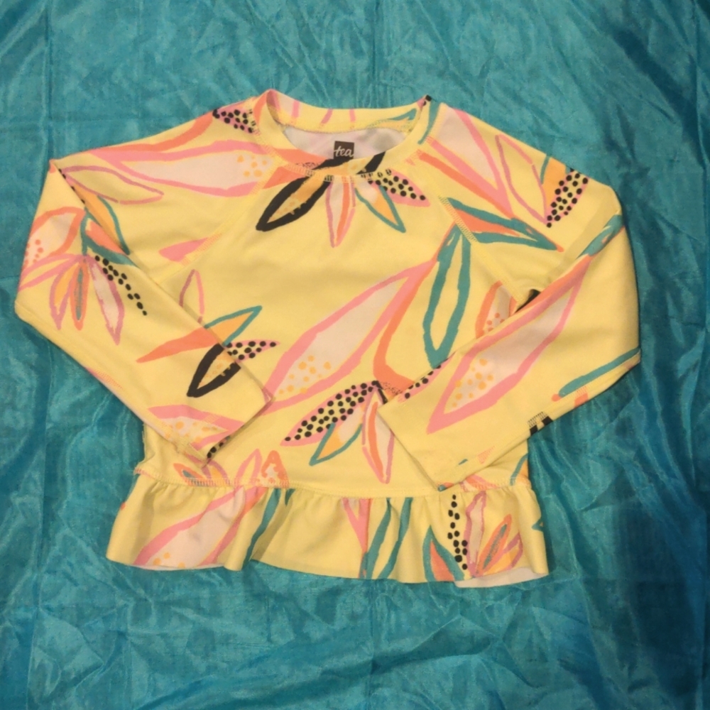 Tea Collection size 18-24 months tropical flower yellow rash guard
